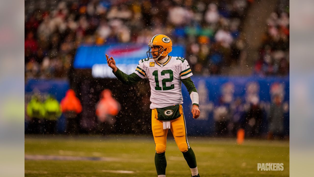 Rodgers throws 4 TDs, Packers beat skidding Giants 31-13