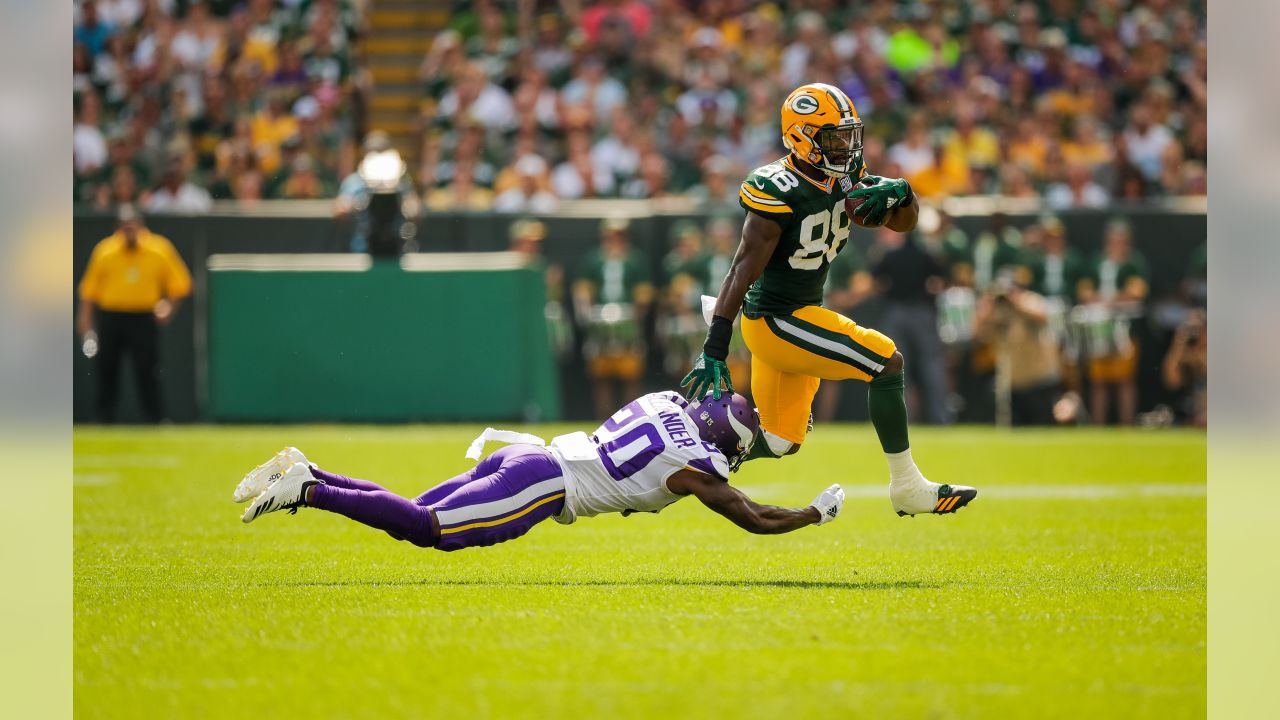 Packers thump Vikings, now in driver's seat for playoff berth, Packers