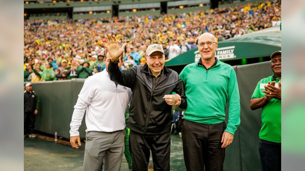 Bart Starr's back injuries due to 'brutal' hazing beating, says wife, Green Bay Packers