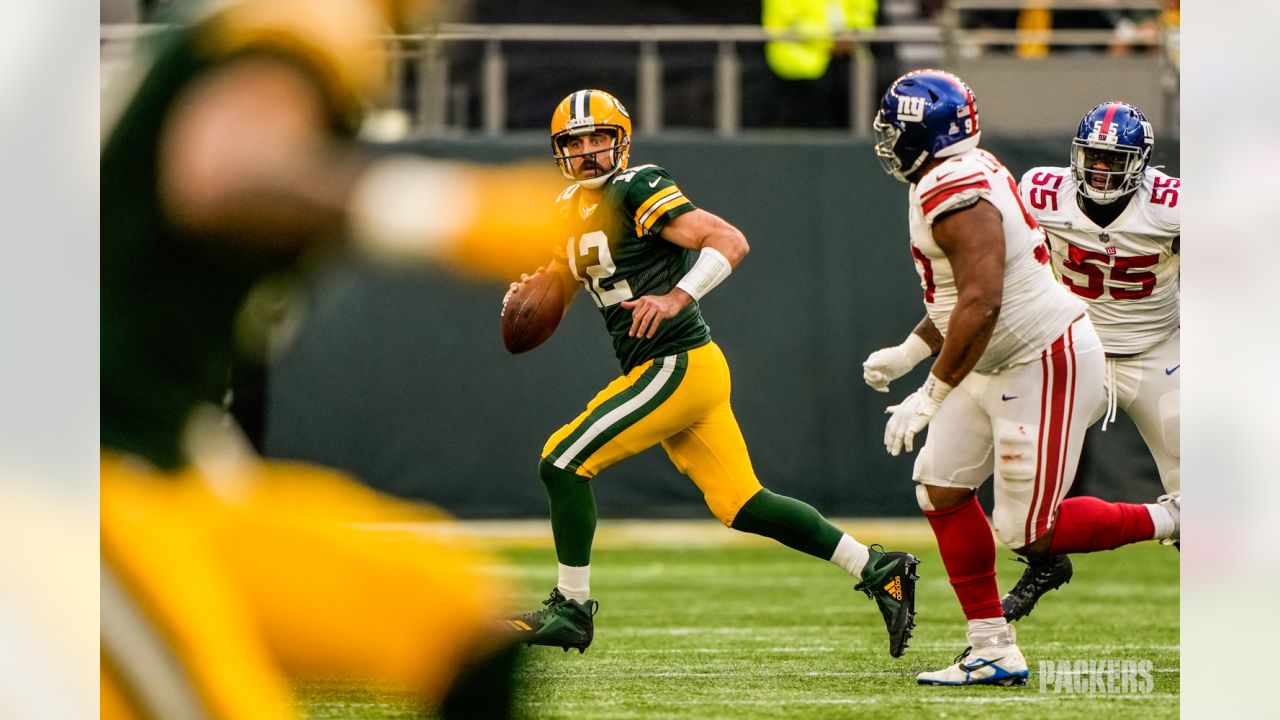 Packers collapse in second half in London, lose to Giants 27-22