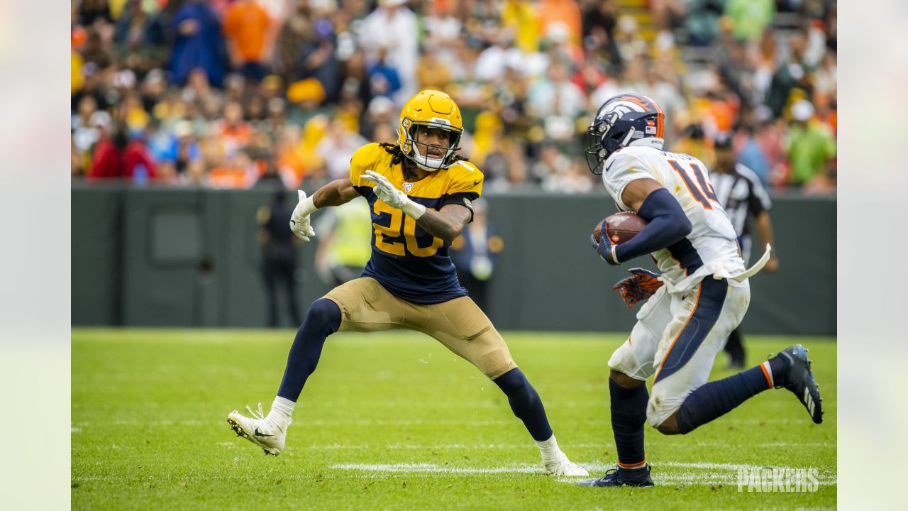 Photo: Packers cornerback Kevin King is tackled in Chicago - CHI2019090536  