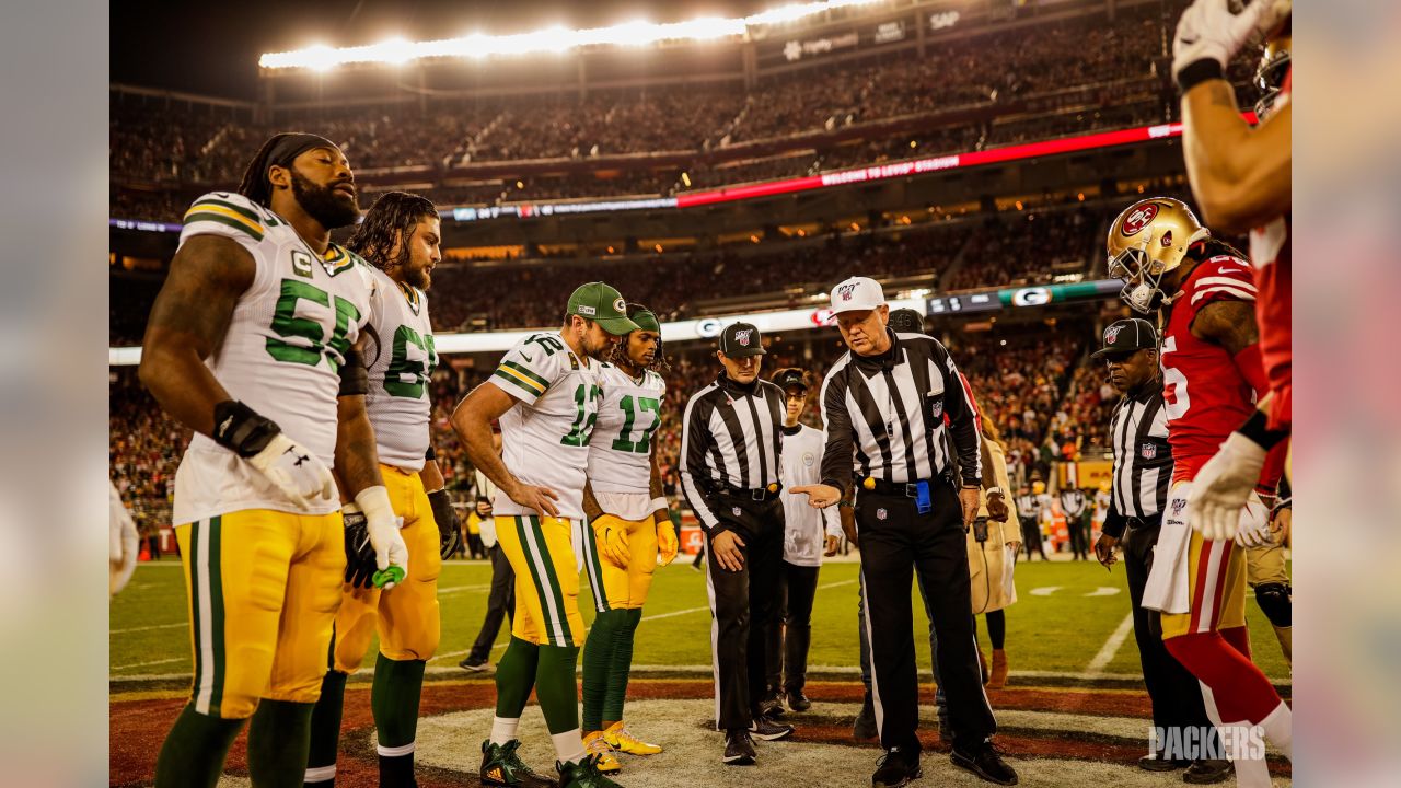 Za'Darius Smith of the Green Bay Packers celebrates defeating the Los  News Photo - Getty Images