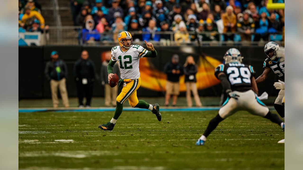 Green Bay Packers Aaron Rodgers Signing Bonus Crew Socks  Green bay packers  aaron rodgers, Aaron rodgers, Green bay packers