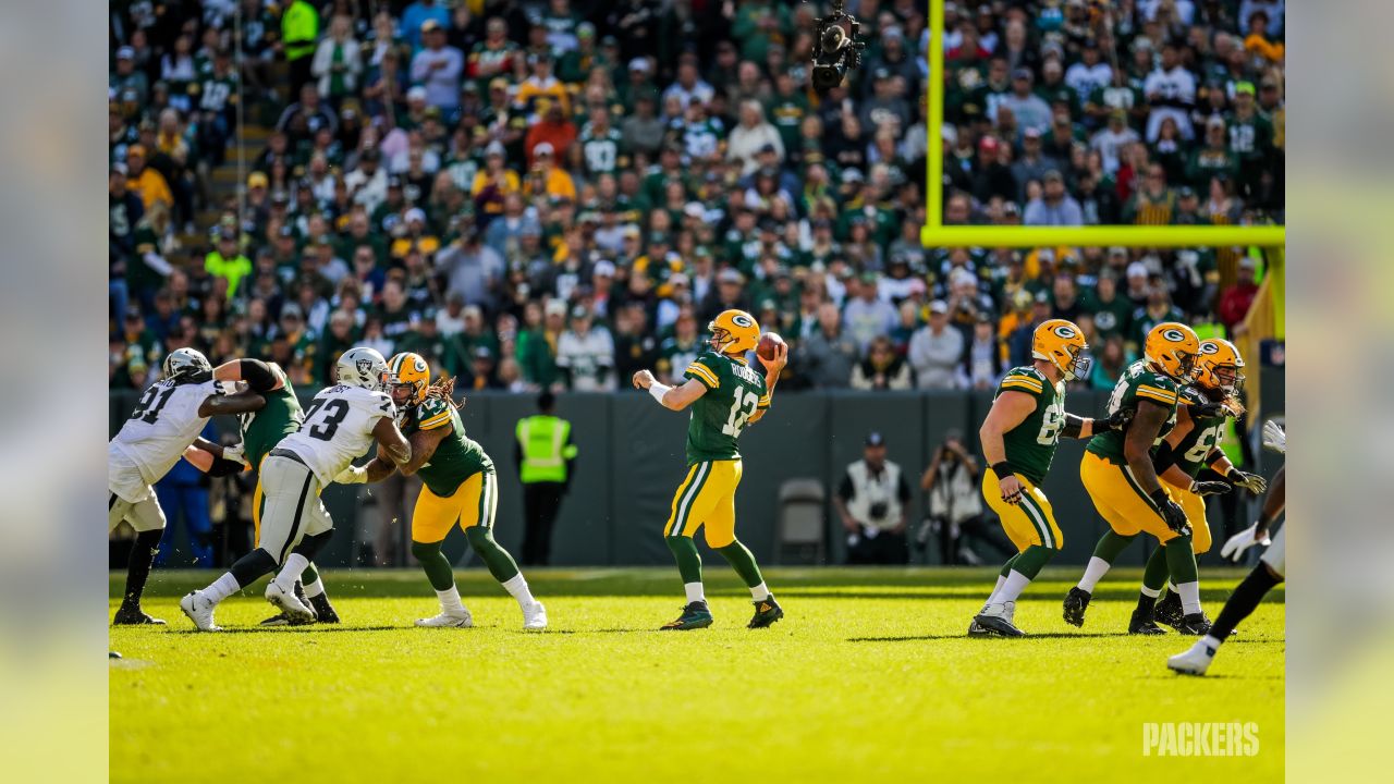 Turner Sports, NFL Green Bay Packers Aaron Rodgers 2023 Mini Wall Calendar