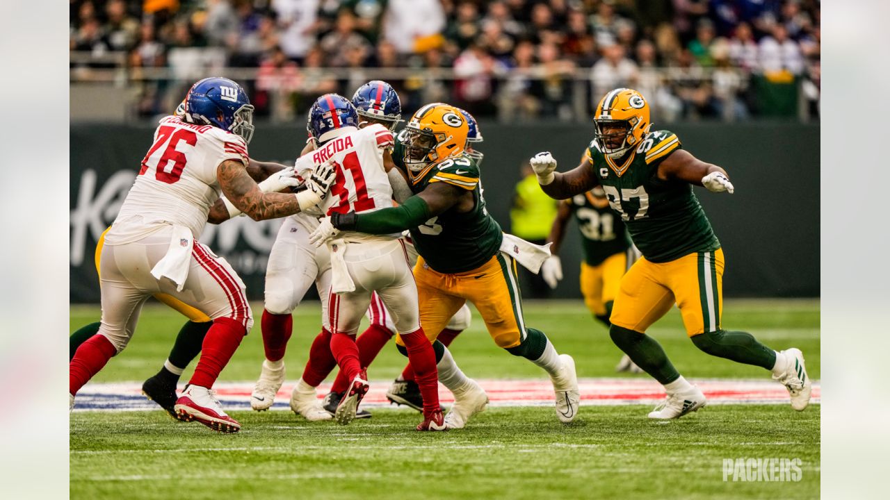 Giants ride 17 unanswered points in second half to win over Packers in  London - CBS New York