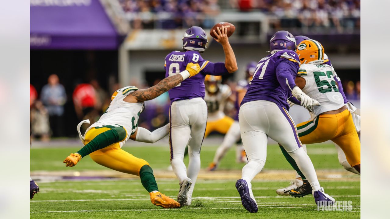 Green Bay, Wisconsin, USA. 02nd Jan, 2022. Green Bay Packers running back  Aaron Jones #33 runs the football during NFL football game between the  Minnesota Vikings and the Green Bay Packers at