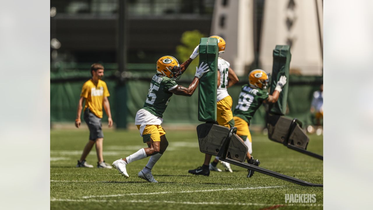 Packers WR Davante Adams surprises alma mater with new uniforms, cleats