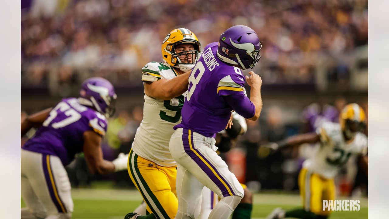 Packers smash Vikings, move within one win of playoff berth