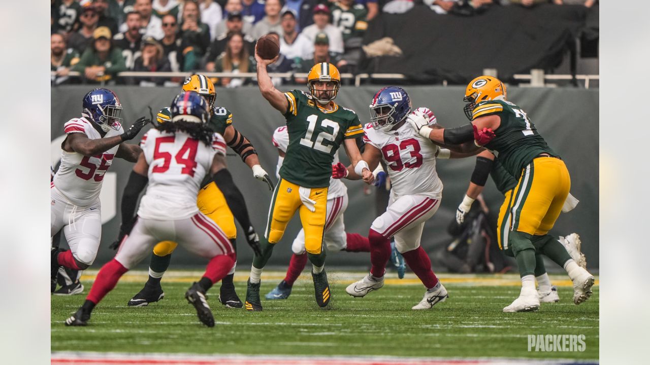 Packers offense shut down in 2nd half in loss to Giants