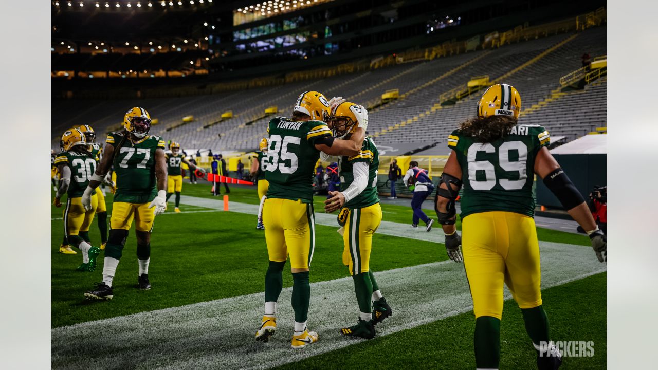 GREEN BAY, WI - JANUARY 22: Green Bay Packers outside linebacker Za'Darius  Smith (55) celebrates his sack during the NFC Divisional playoff game  between the Green Bay Packers and the San Francisco