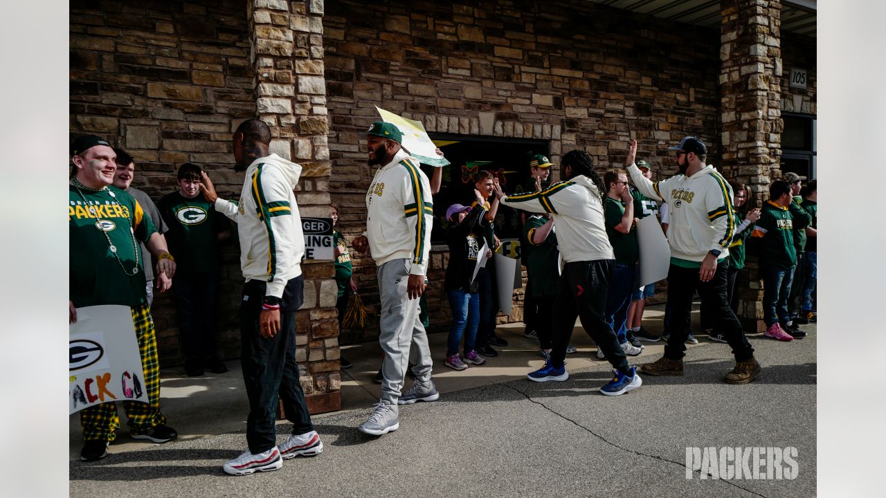 Thank You Tour' reunites Driver with adoring Green Bay Packers fans