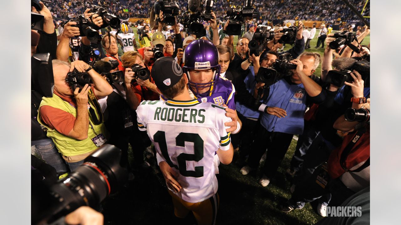 Aaron Rodgers signs bumper contract extension with Green Bay