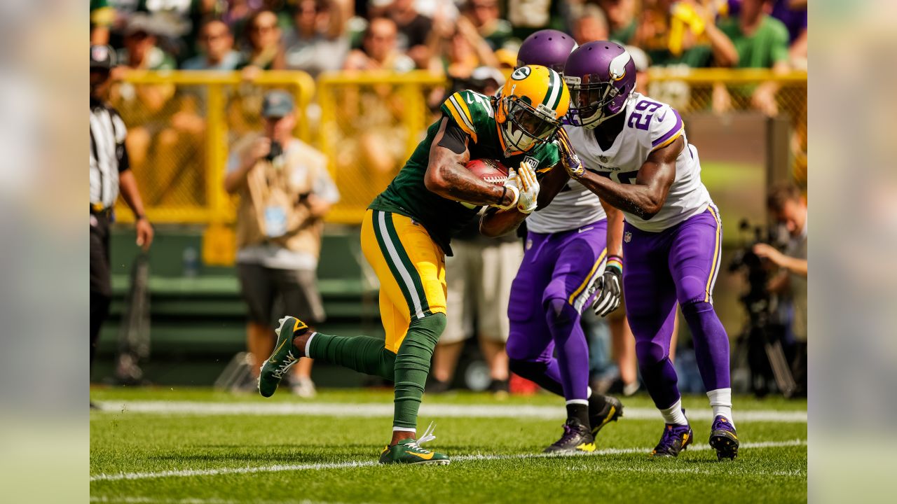 Packers thump Vikings, now in driver's seat for playoff berth, Packers