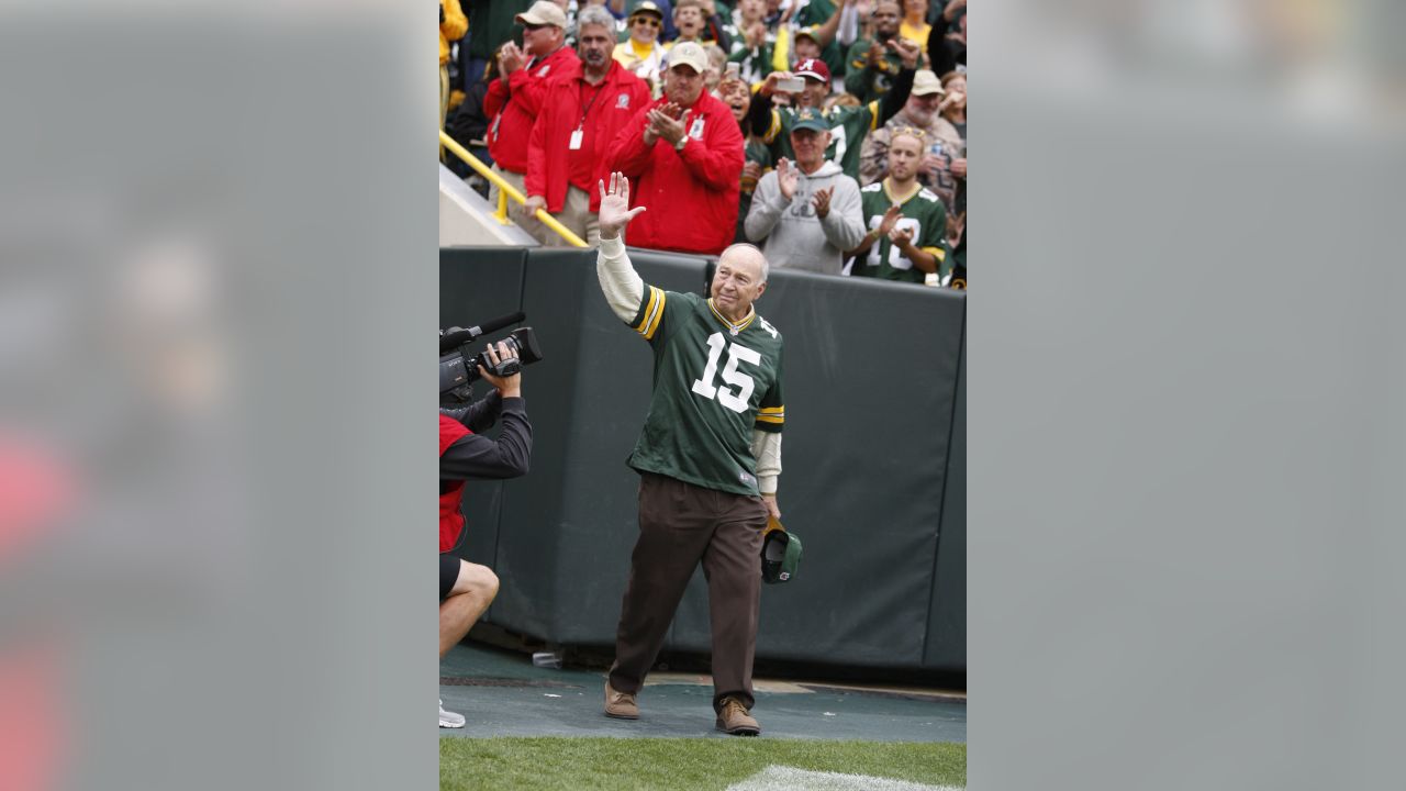 Legendary Packers HOF QB Starr dies at 85 - ESPN