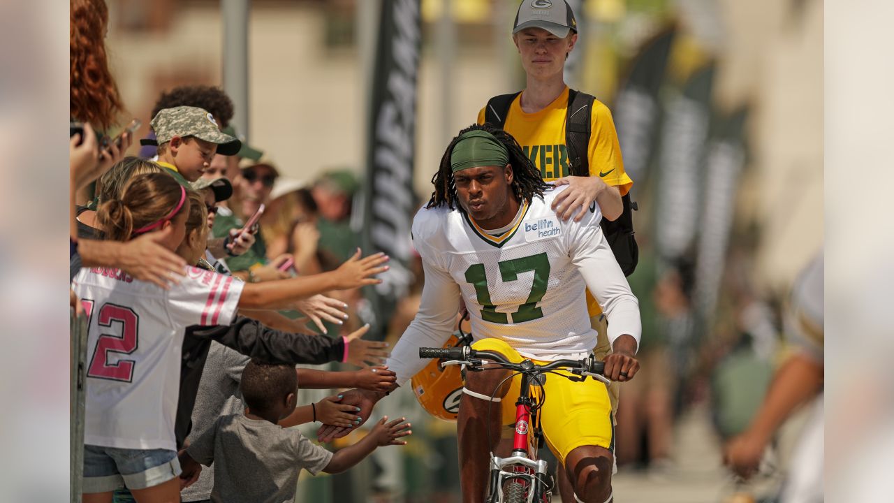 Mason Crosby, Packers teammates go ice fishing, do Hang time Challenge