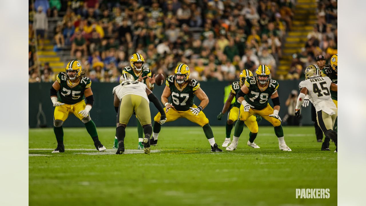 Etling's 51-yard touchdown rush solidifies Green Bay's victory