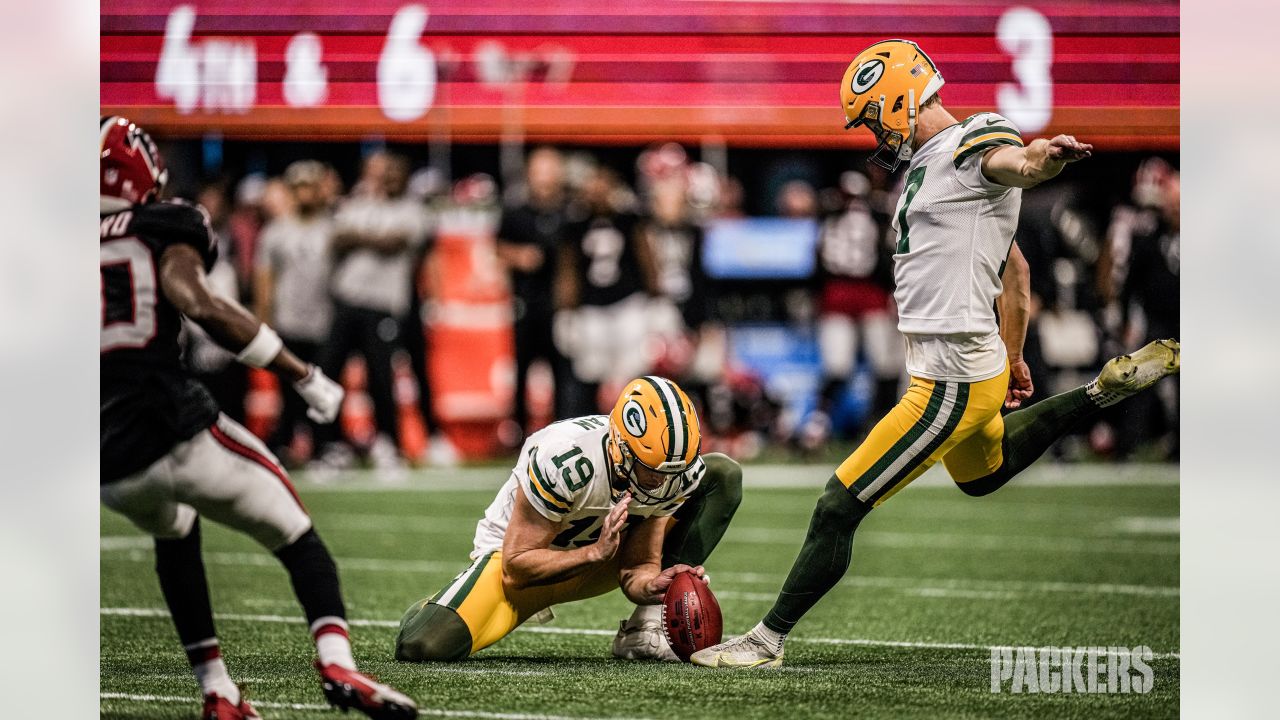 Falcons storm back to win 25-24, handing Packers first loss of their season