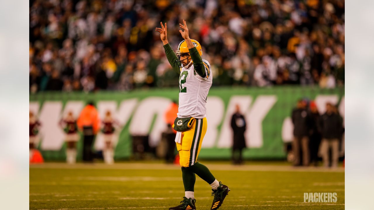 Aaron Rodgers Agrees to New Contract With Green Bay Packers: NFL Network -  Bloomberg