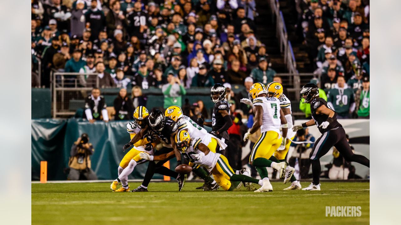 Packers give up 363 rushing yards, lose 40-33 to Eagles on SNF