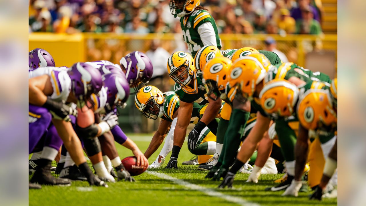 Wild game, weird ending as Packers, Vikings tie