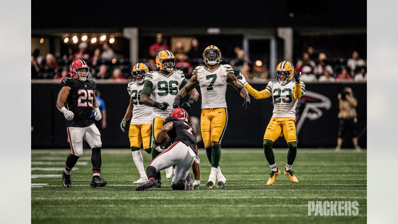 Last-minute field goal lifts Atlanta Falcons past Green Bay, 25-24