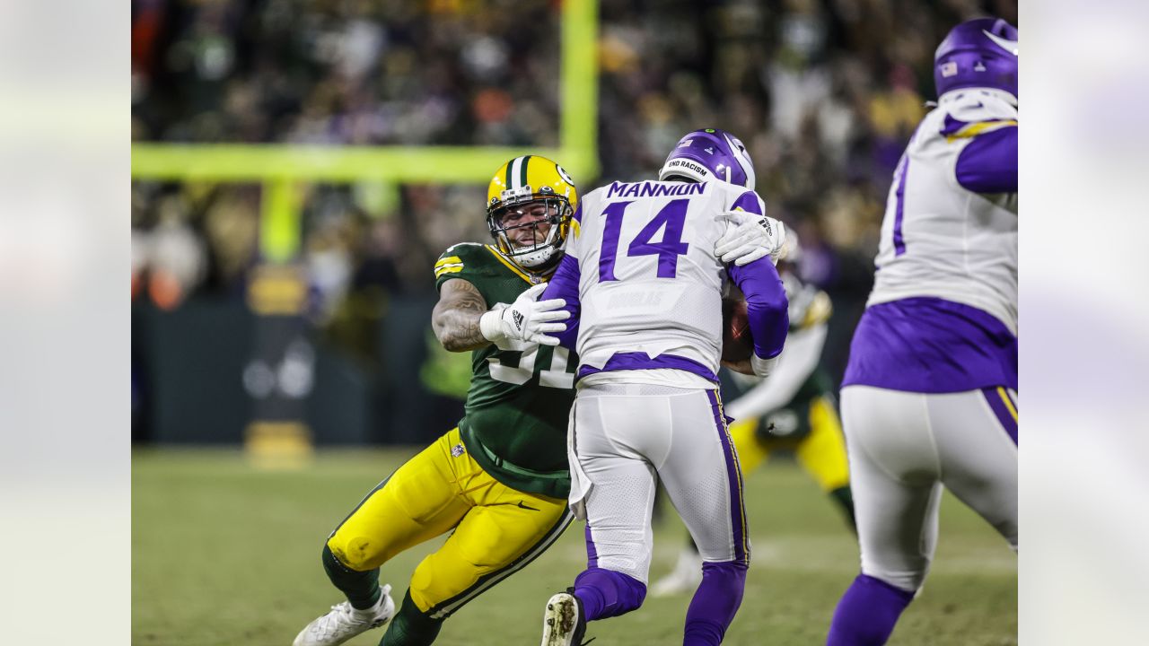 Aaron Rodgers makes another MVP statement in dominant win over Vikings