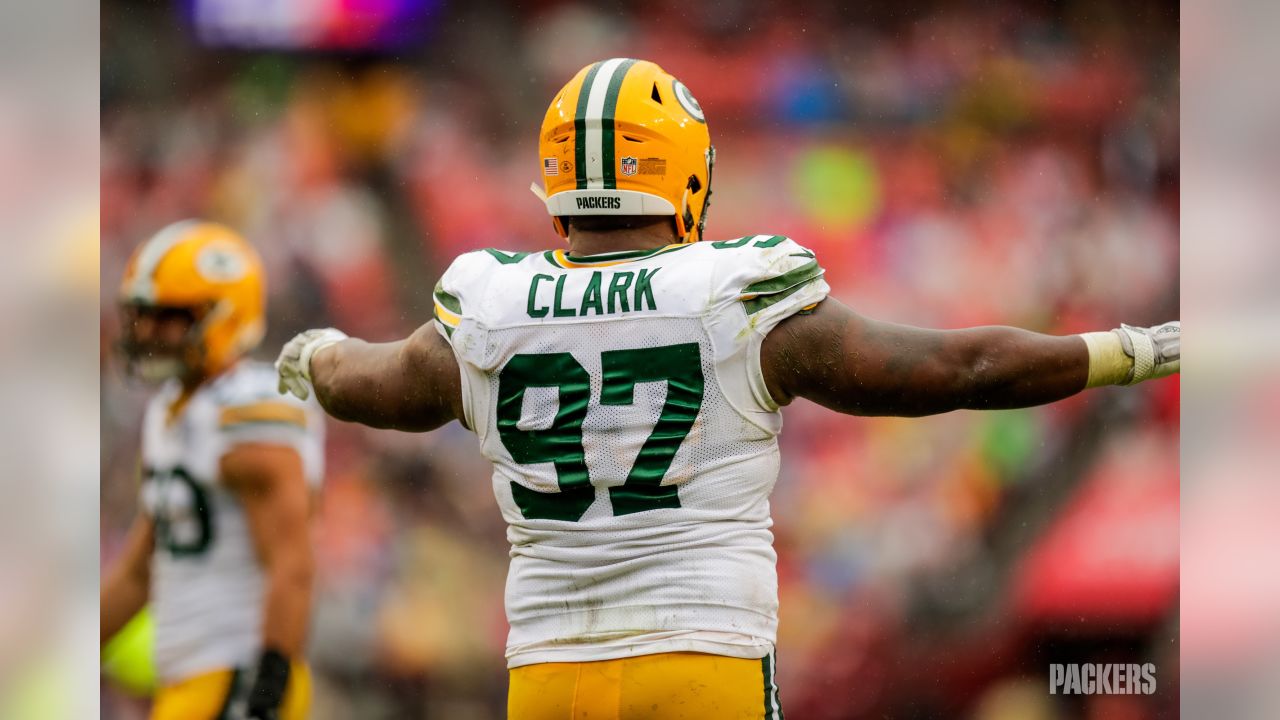 Packers sign DT Kenny Clark to four-year contract extension