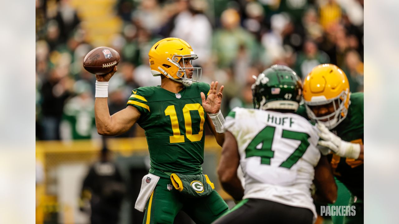 Green Bay Packers tight end Robert Tonyan (85) runs after the catch during  an NFL against the the Chicago Bears Sunday, Sept. 18, 2022, in Green Bay,  Wis. (AP Photo/Jeffrey Phelps Stock