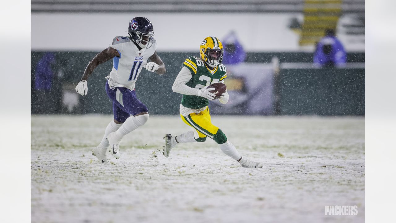 LIVE BLOG: Packers defeat Titans 40-14 at snowy Lambeau Field