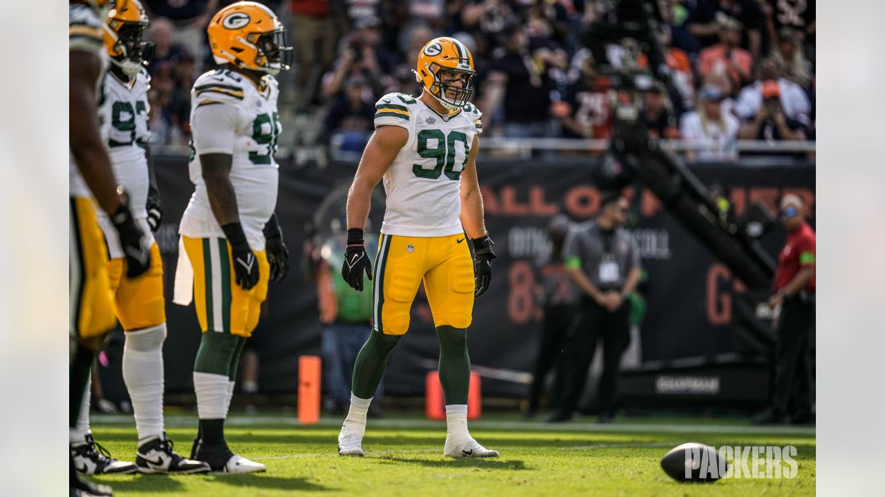 Packers quarterback Jordan Love's mom hyped during Packers-Bears game