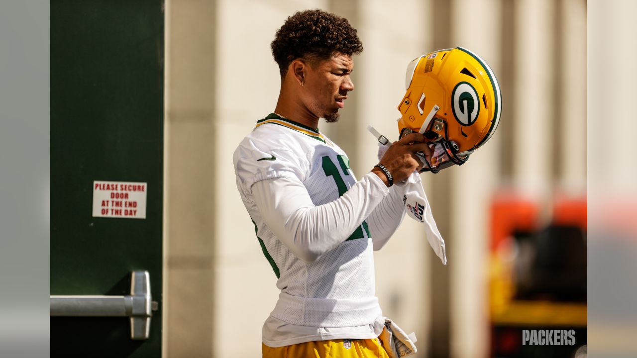 A.J. Dillon Is The Best  This is what it's all about 👏 Packers rookie RB A.J.  Dillon going above and beyond for Christmas for this fan with brain cancer  💛💚 🎥