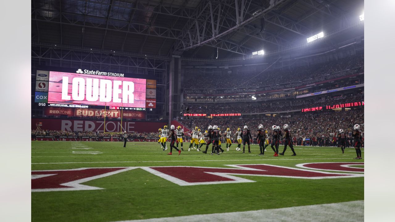 I hate how in Super Bowl 56, State Farm Stadium still has the Arizona  Cardinals banner around the stadium when it should be the logo for the Super  Bowl. Oh, and can