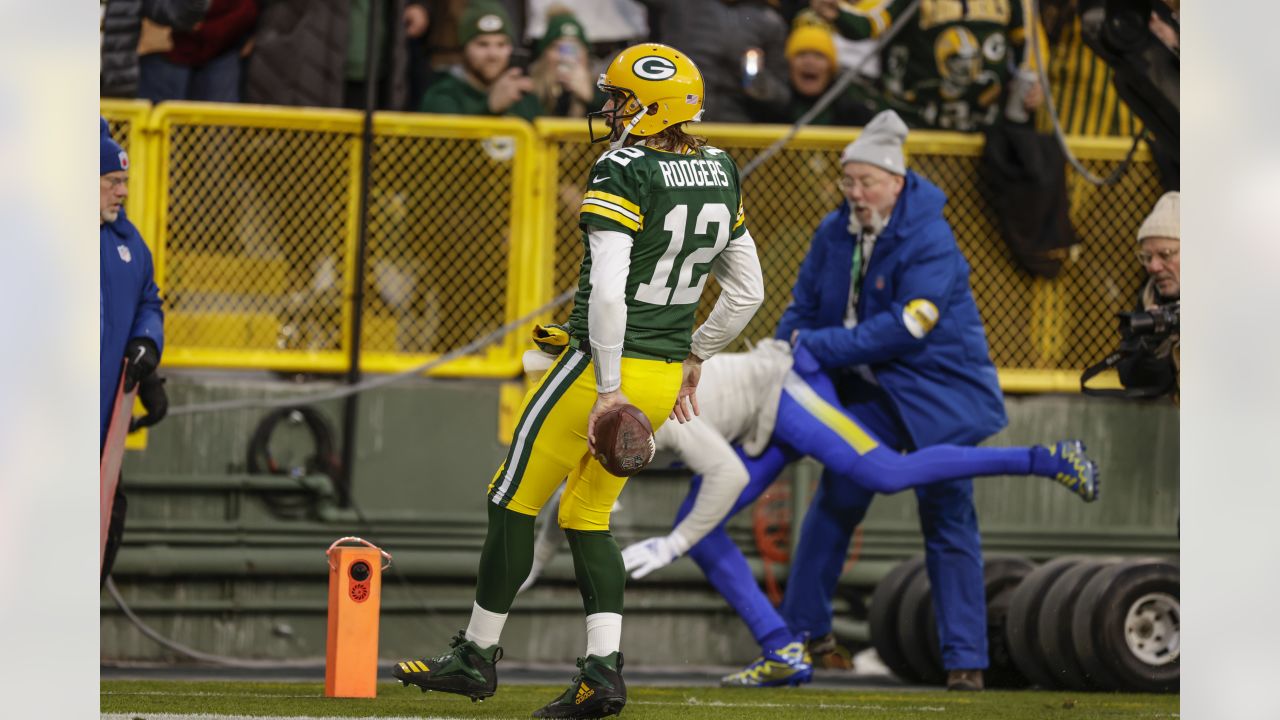 Packers vs. Rams score, takeaways: Aaron Rodgers, Green Bay lean on ground  game to remain in playoff hunt 