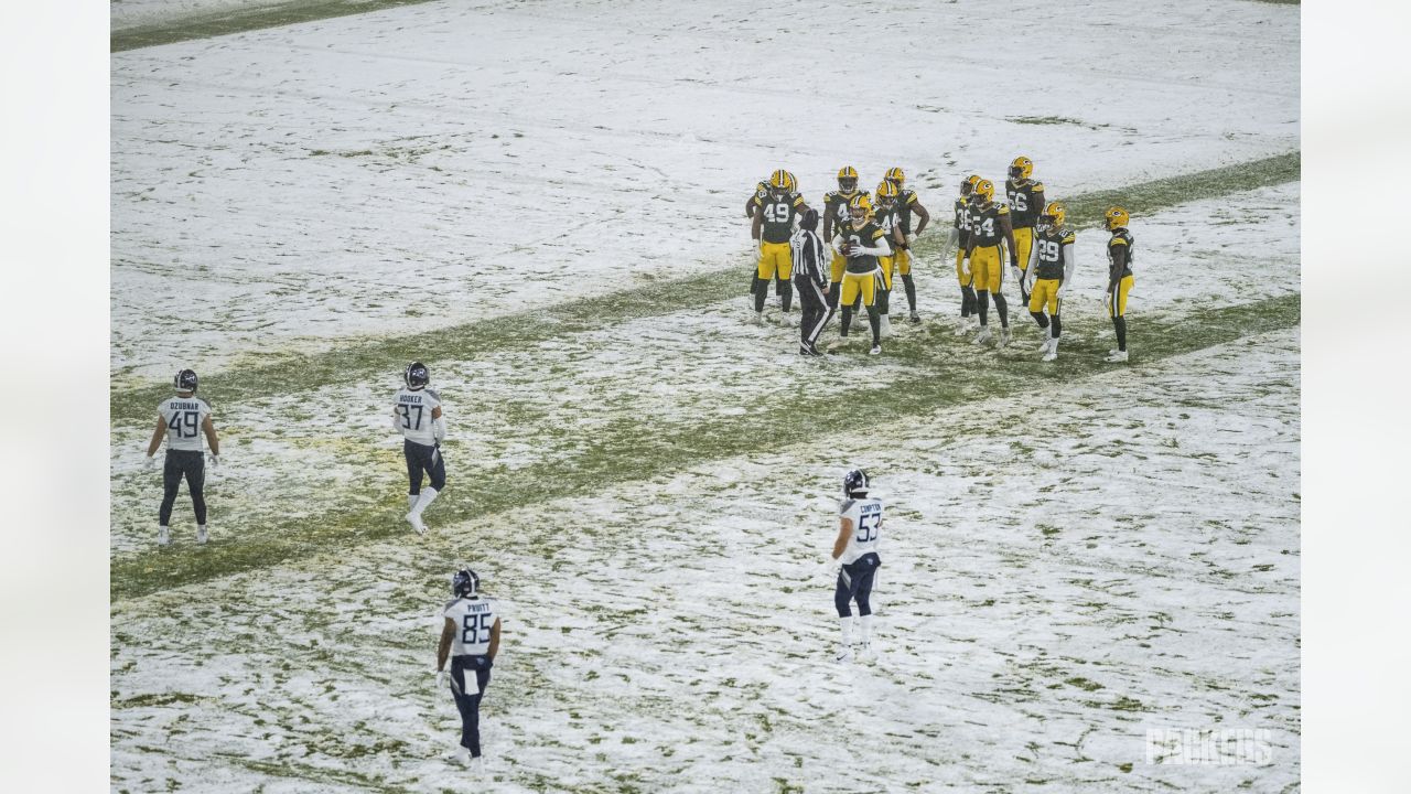 Silverstein: Packers play their most complete game of season in snowy  Lambeau Field