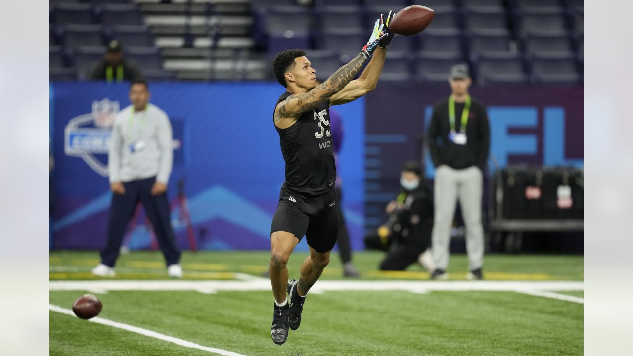 NFL hopefuls chase the dream in 2022 International Combine at Tottenham  Hotspur Stadium, NFL News