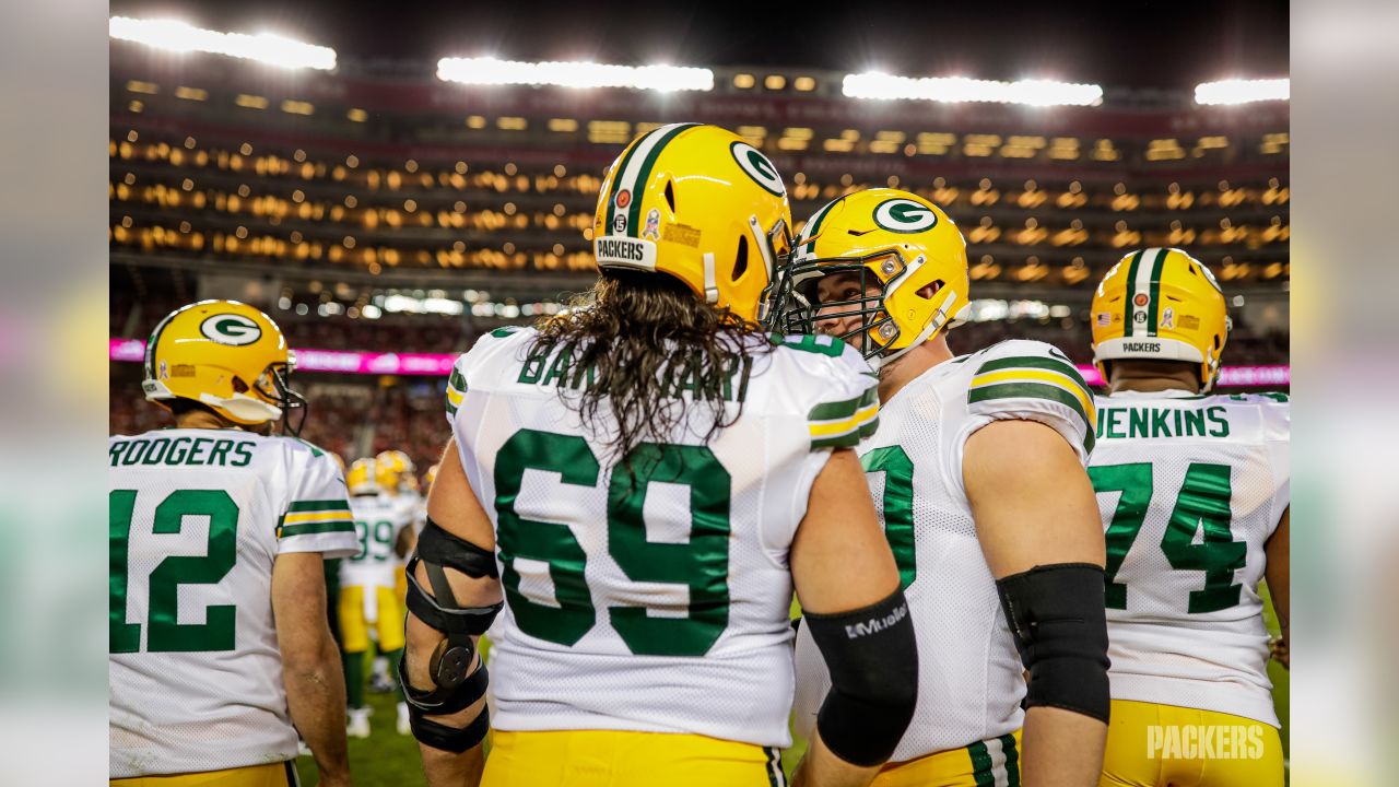 Packers rusher Za'Darius Smith flashes 'Snubbed' T-shirt after sack