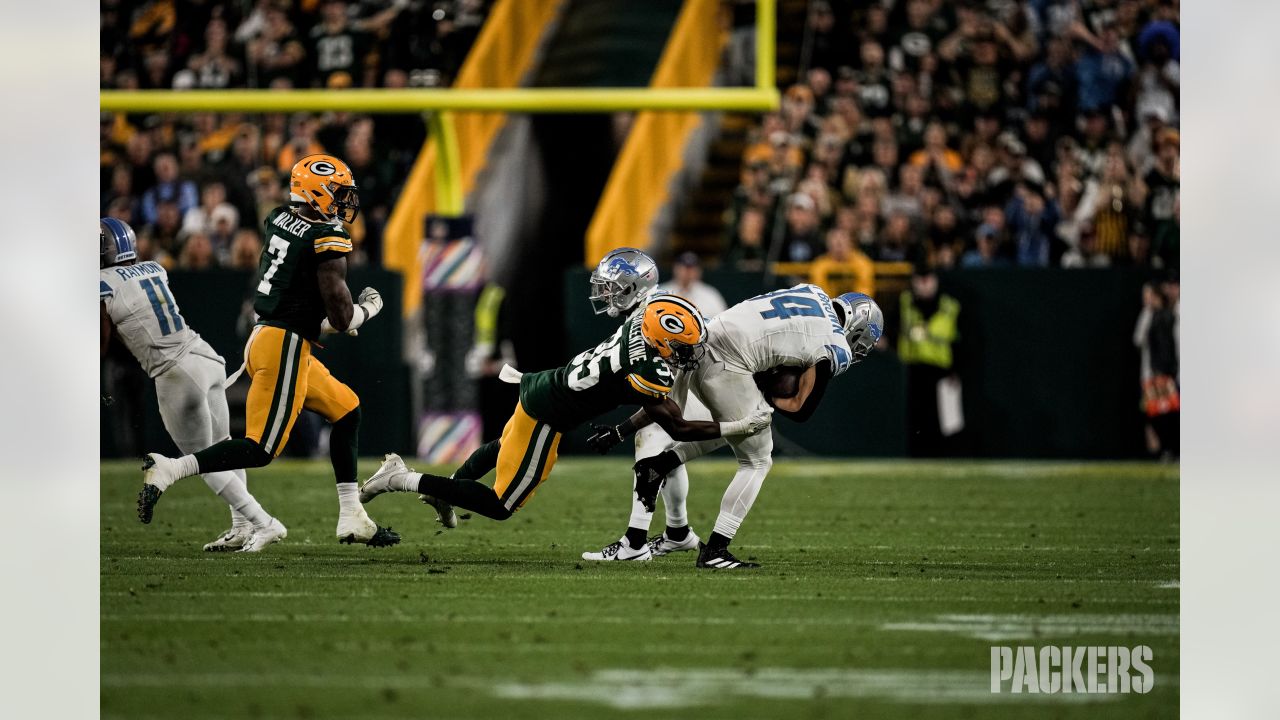 Christian Watson finds end zone on 1-yard touchdown