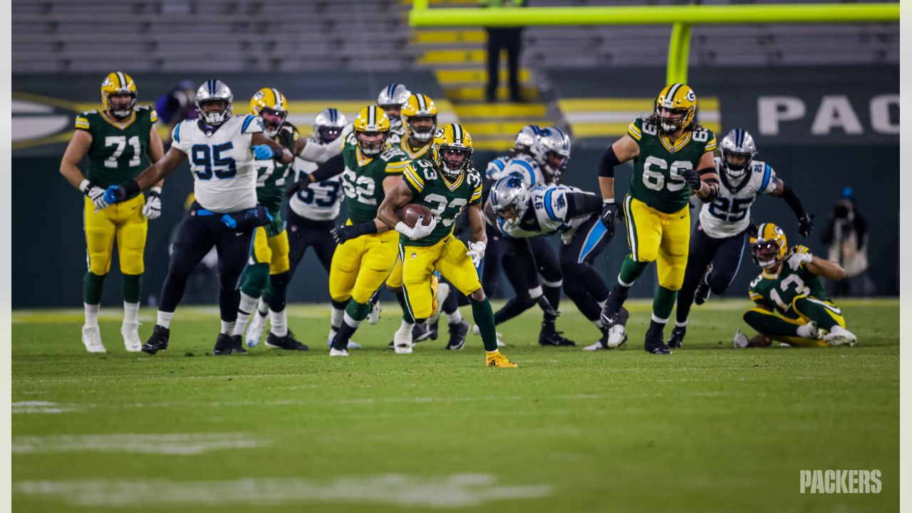 Packers' offense follows Aaron Jones' early lead