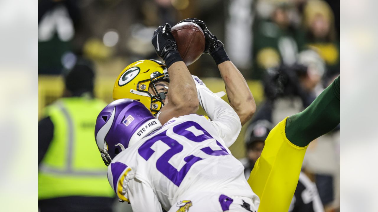 Aaron Rodgers makes another MVP statement in dominant win over Vikings