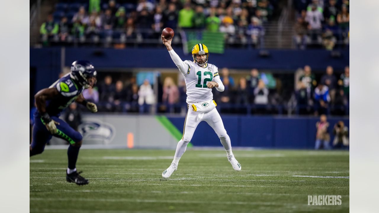 Aaron Rodgers Signs Contract Extension with Packers - Sports Illustrated  Green Bay Packers News, Analysis and More