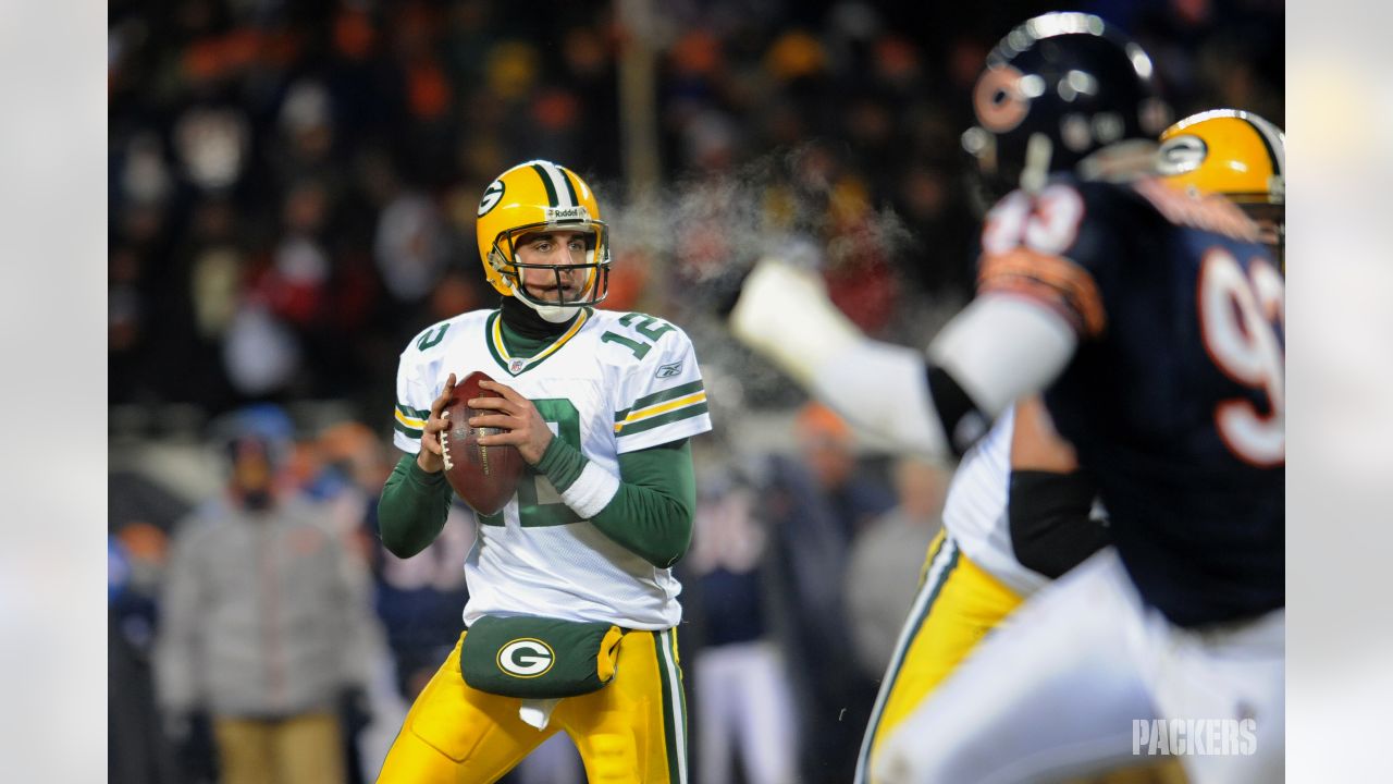 Aaron Rodgers signs bumper contract extension with Green Bay Packers