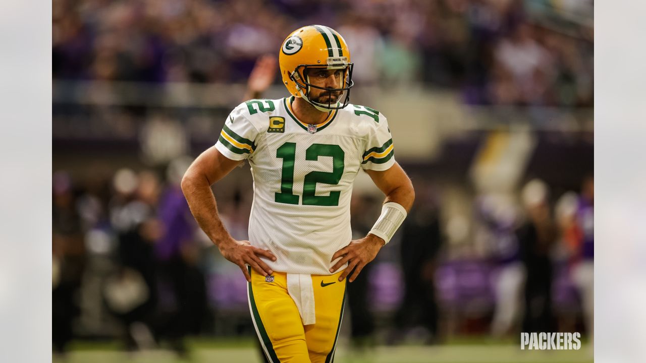 Packers dismantle Vikings, scoring in all three phases en route to