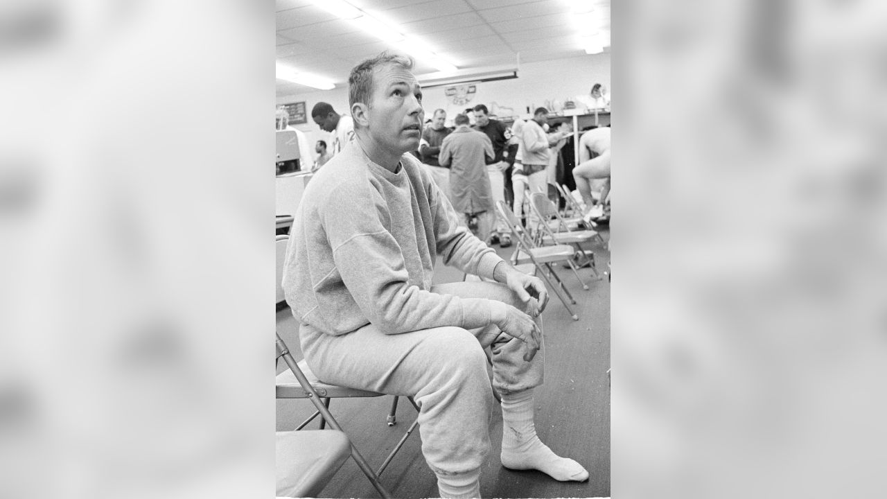 Bart Starr dead: 1960s Green Bay quarterback dies at 85