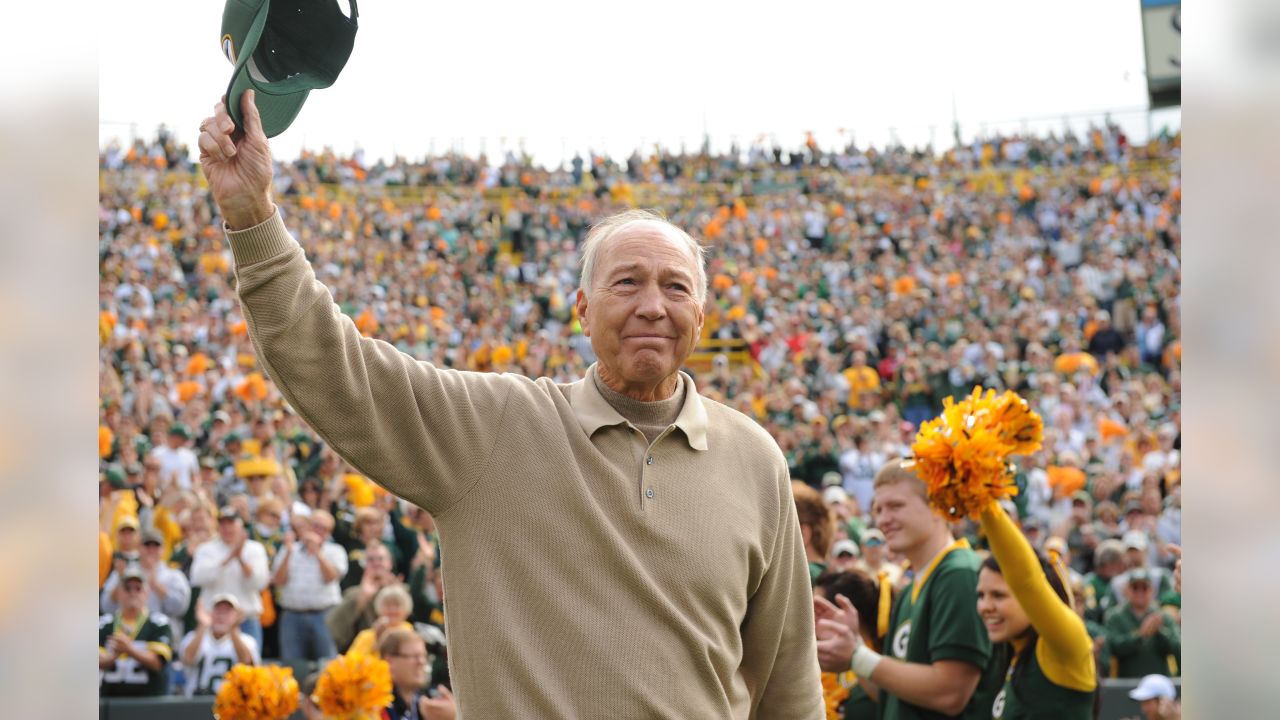 Legendary Packers HOF QB Starr dies at 85 - ESPN