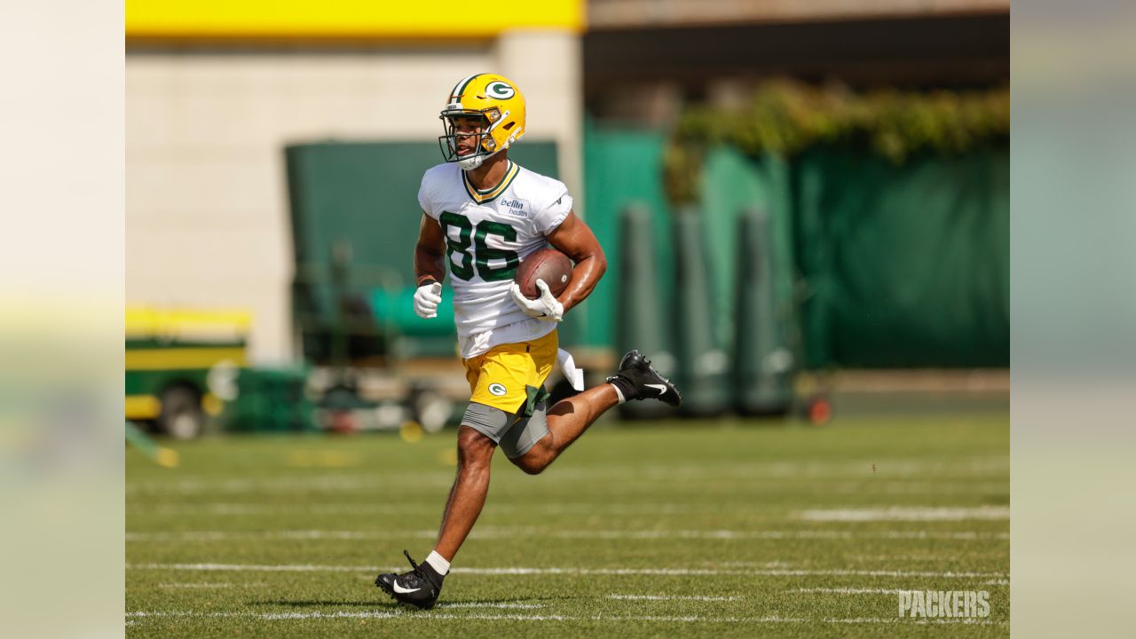 A.J. Dillon Is The Best  This is what it's all about 👏 Packers rookie RB A.J.  Dillon going above and beyond for Christmas for this fan with brain cancer  💛💚 🎥