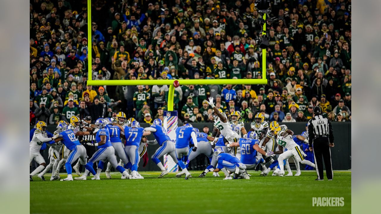 QB Matthew Stafford's play late leads Lions to rare win at Lambeau Field