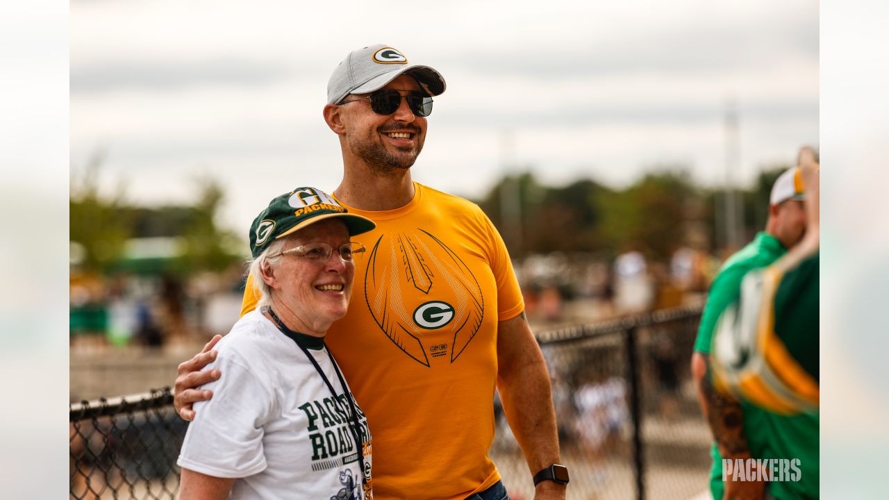 Green Bay Packers on X: The #PackersRoadTrip rolled into Hudson High  School to show support at their athletic fundraiser. 