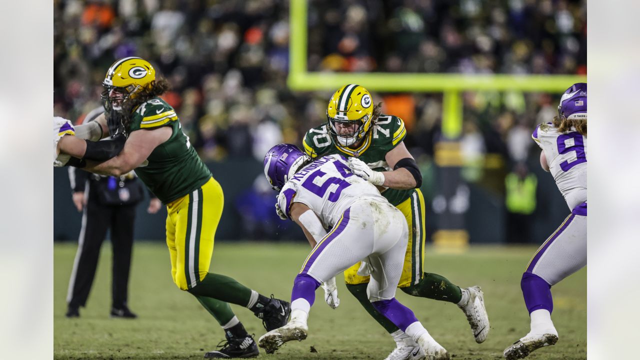 Aaron Rodgers makes another MVP statement in dominant win over Vikings