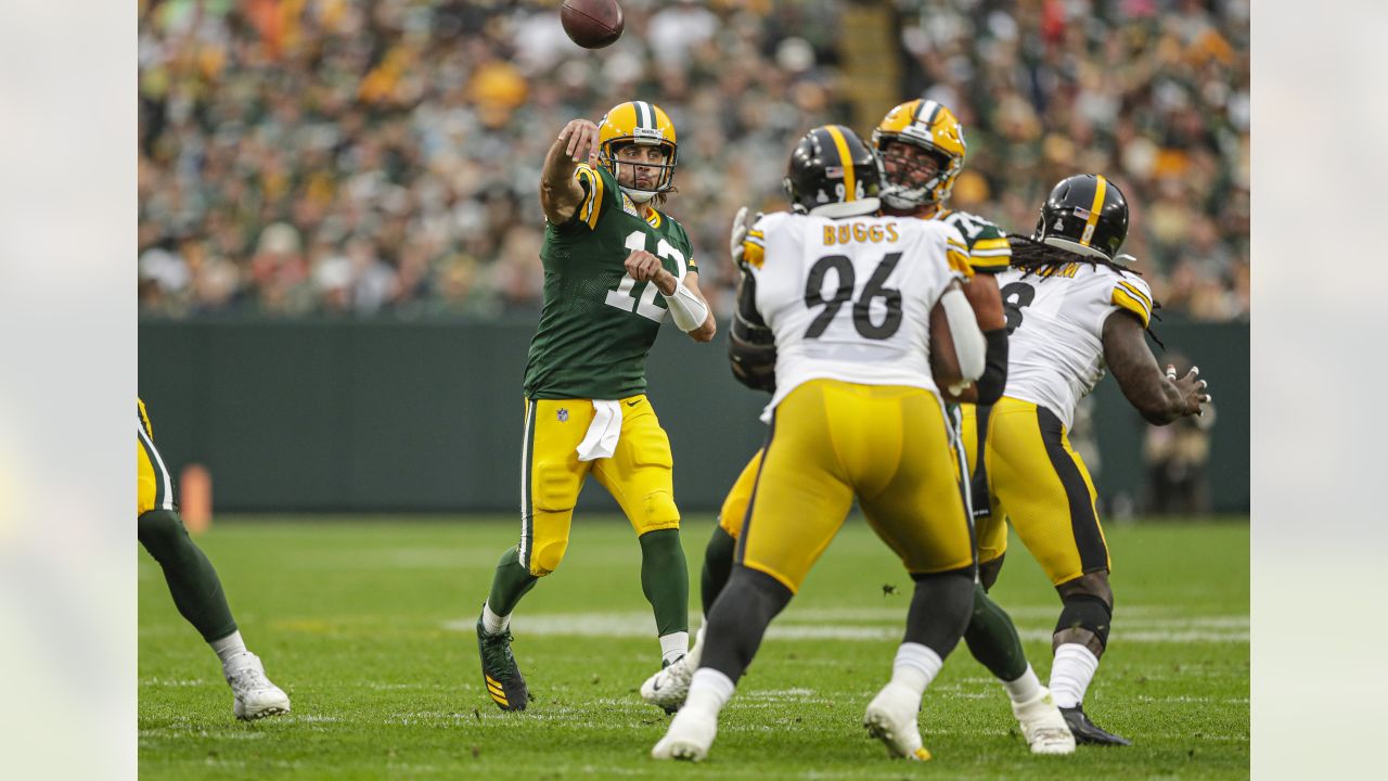 Green Bay, Wisconsin, USA. 03rd Oct, 2021. The Green Bay Packers defense  celebrates after a fumble recovery during the NFL football game between the  Pittsburgh Steelers and the Green Bay Packers at