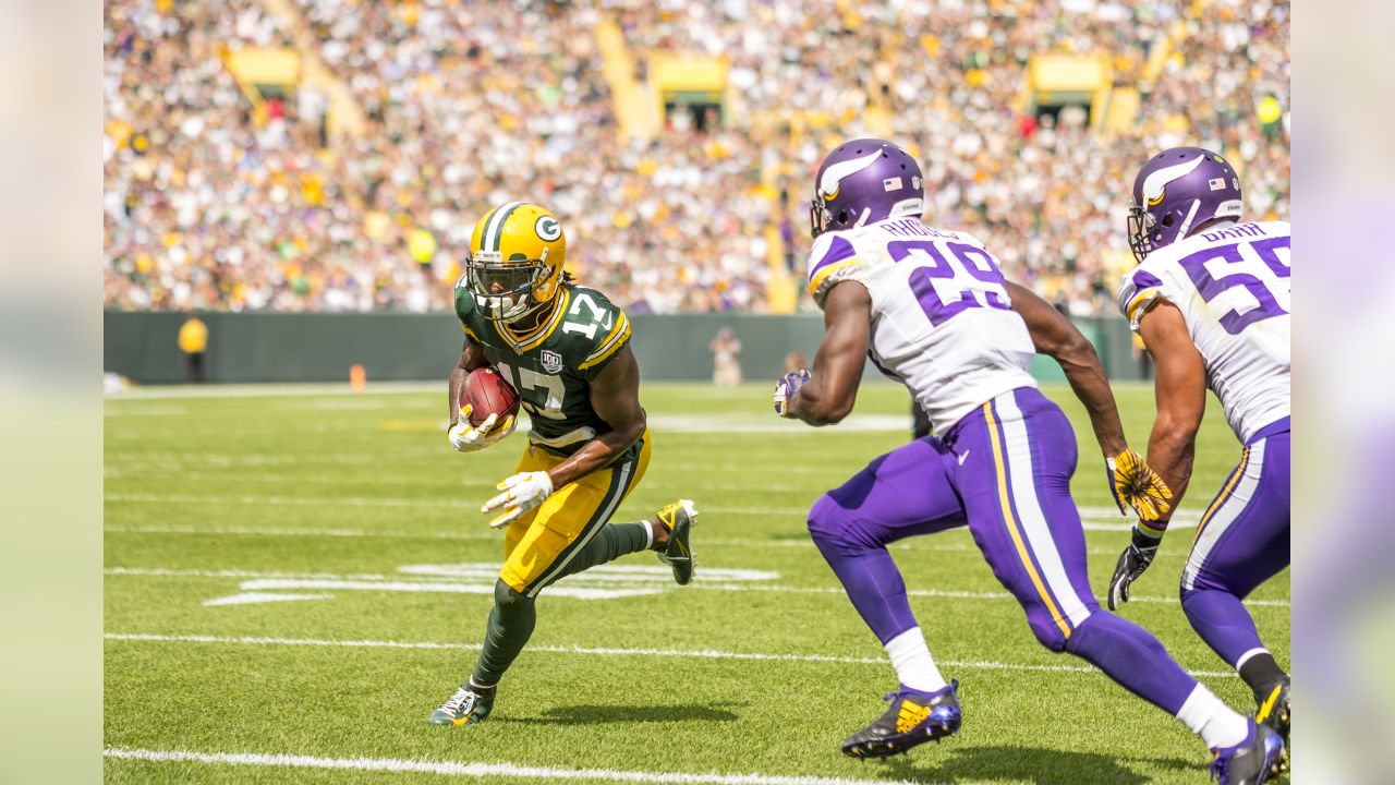 Packers annihilate Vikings at Lambeau Field, create win-and-in scenario in  Week 18